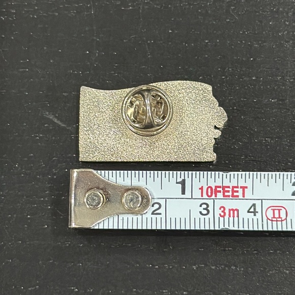 Ferrari 60th Anniversary 2014 Pin - Picture 2 of 2